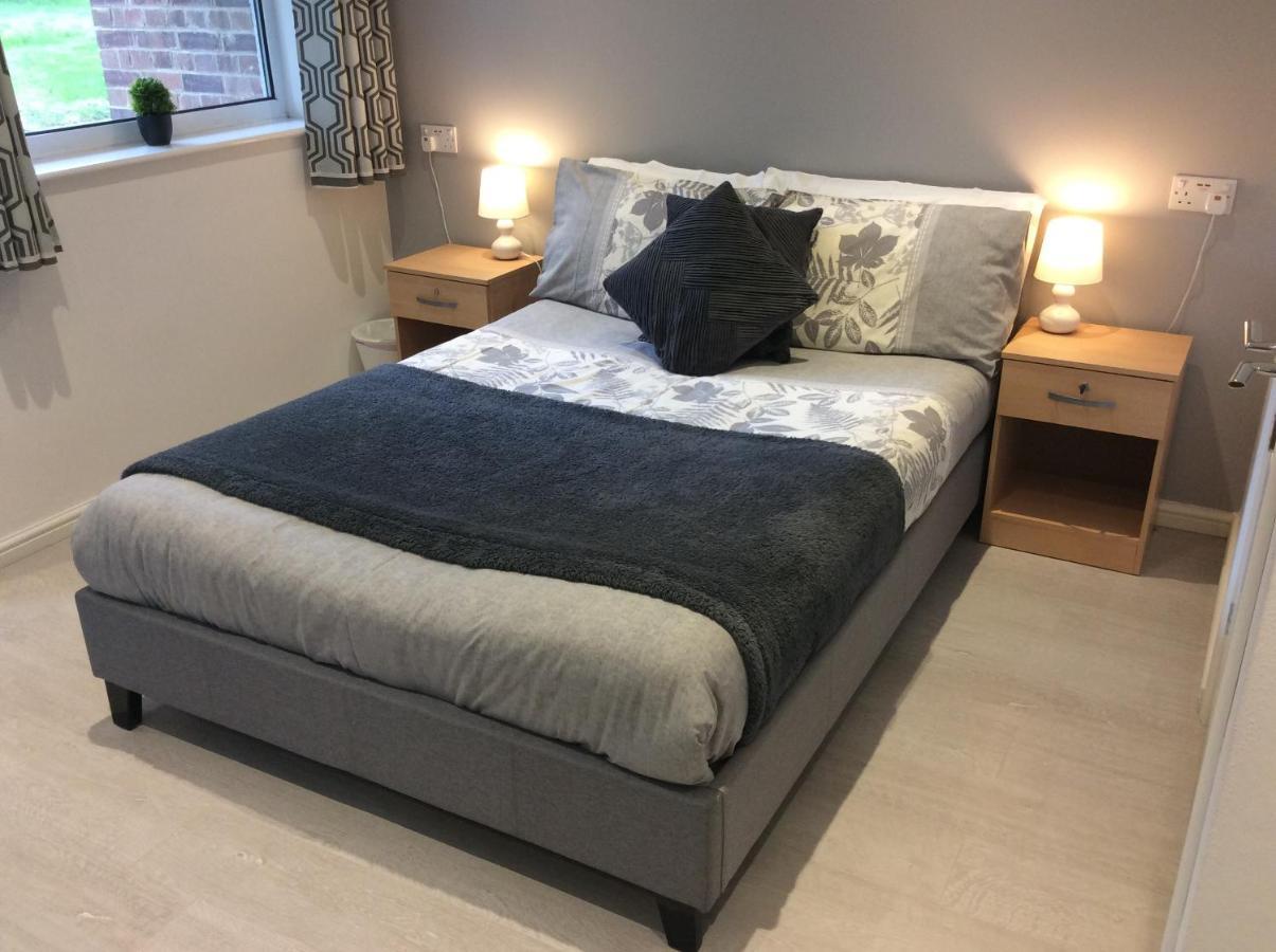 Spacious Ground Floor Studio Flat - Easy Access To Stansted Airport, London And Cambridge Διαμέρισμα Μπίσοπς Στόρτφορντ Εξωτερικό φωτογραφία