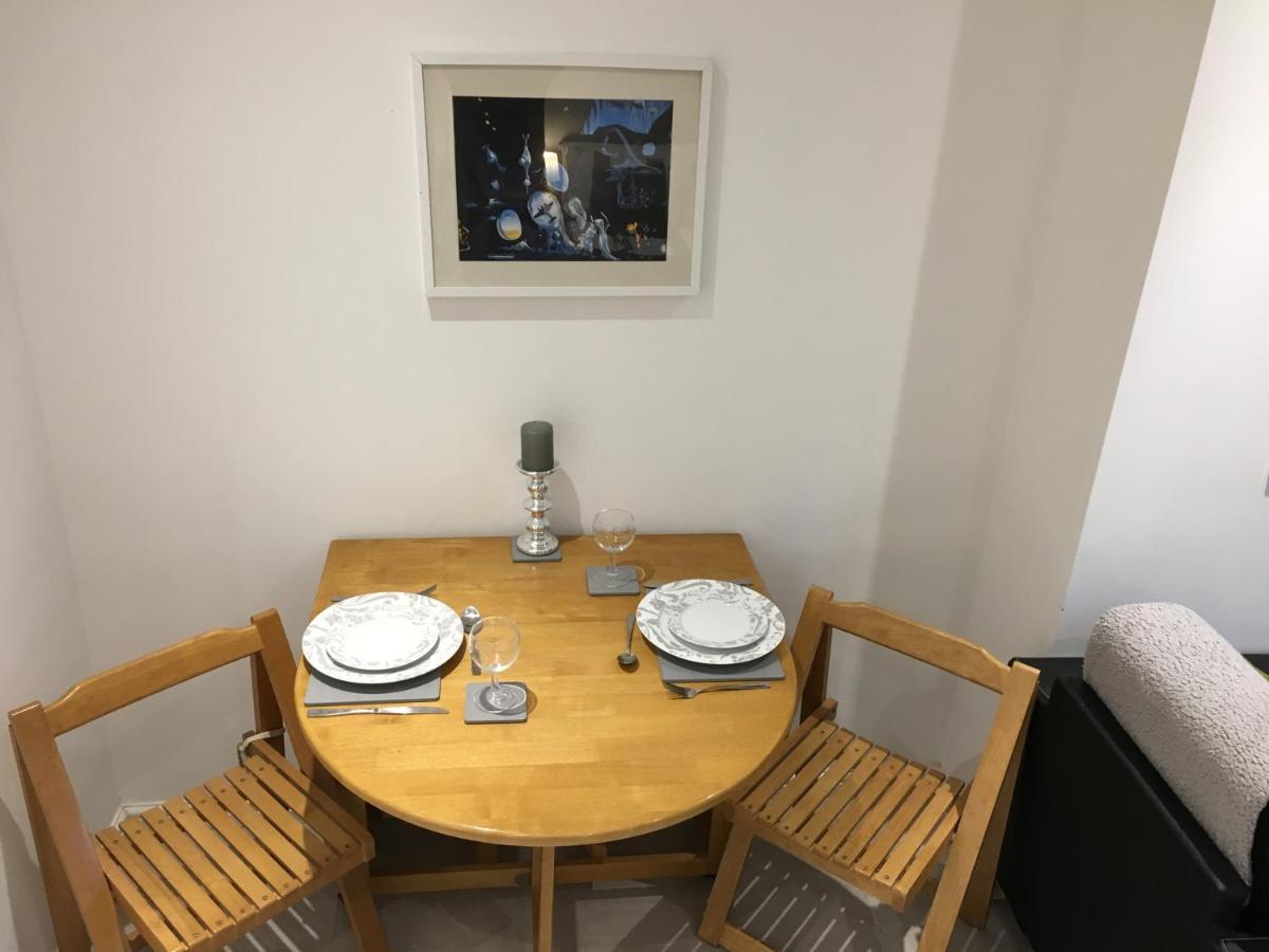 Spacious Ground Floor Studio Flat - Easy Access To Stansted Airport, London And Cambridge Διαμέρισμα Μπίσοπς Στόρτφορντ Εξωτερικό φωτογραφία