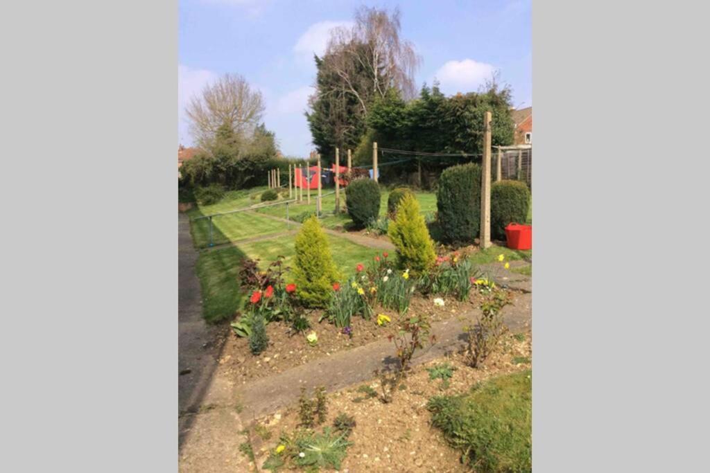 Spacious Ground Floor Studio Flat - Easy Access To Stansted Airport, London And Cambridge Διαμέρισμα Μπίσοπς Στόρτφορντ Εξωτερικό φωτογραφία