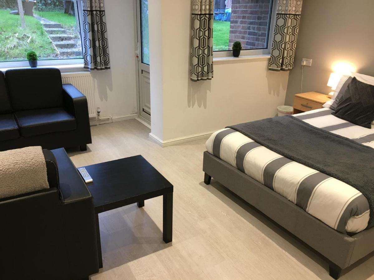 Spacious Ground Floor Studio Flat - Easy Access To Stansted Airport, London And Cambridge Διαμέρισμα Μπίσοπς Στόρτφορντ Εξωτερικό φωτογραφία